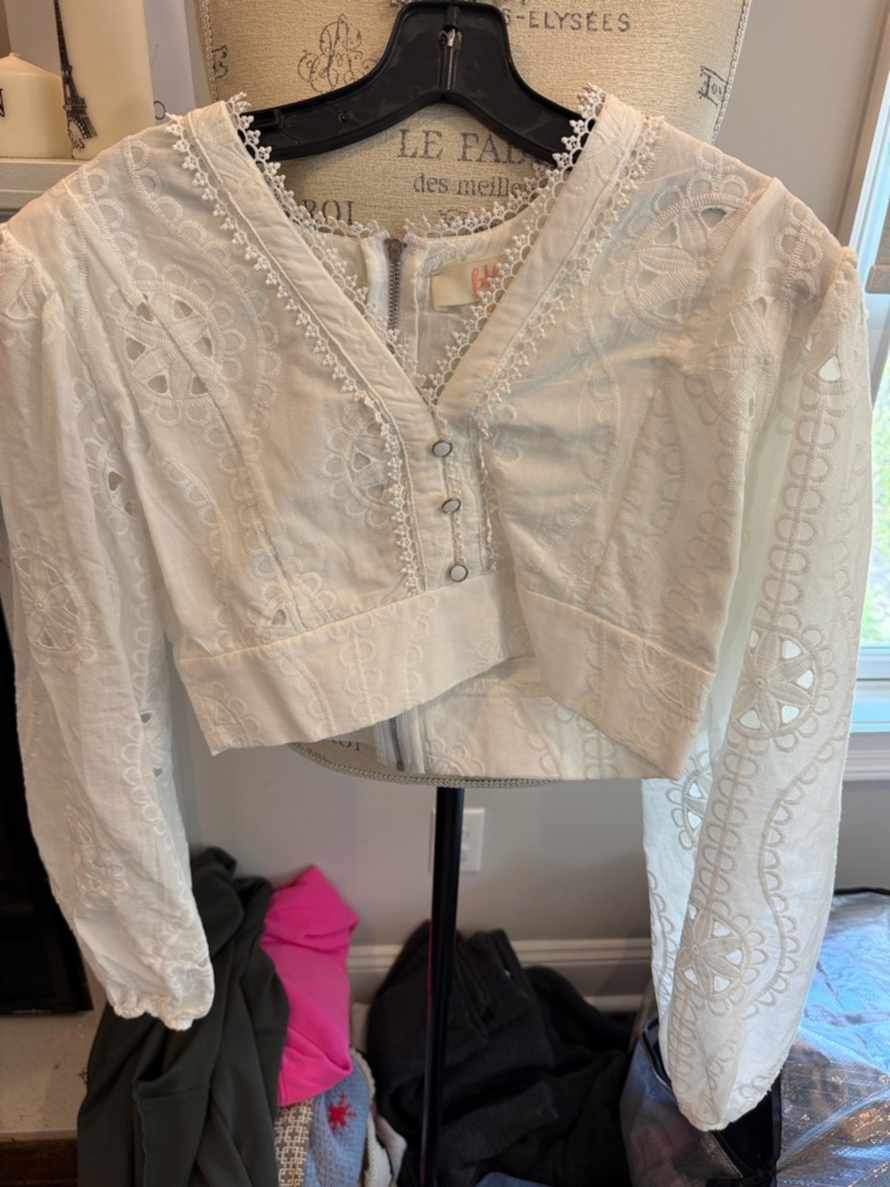 Women's White Embroidered V-Neck Cropped Blouse